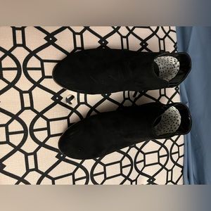 Cat & Jack; size 4; smoke free home; worn a few times -grew out of them